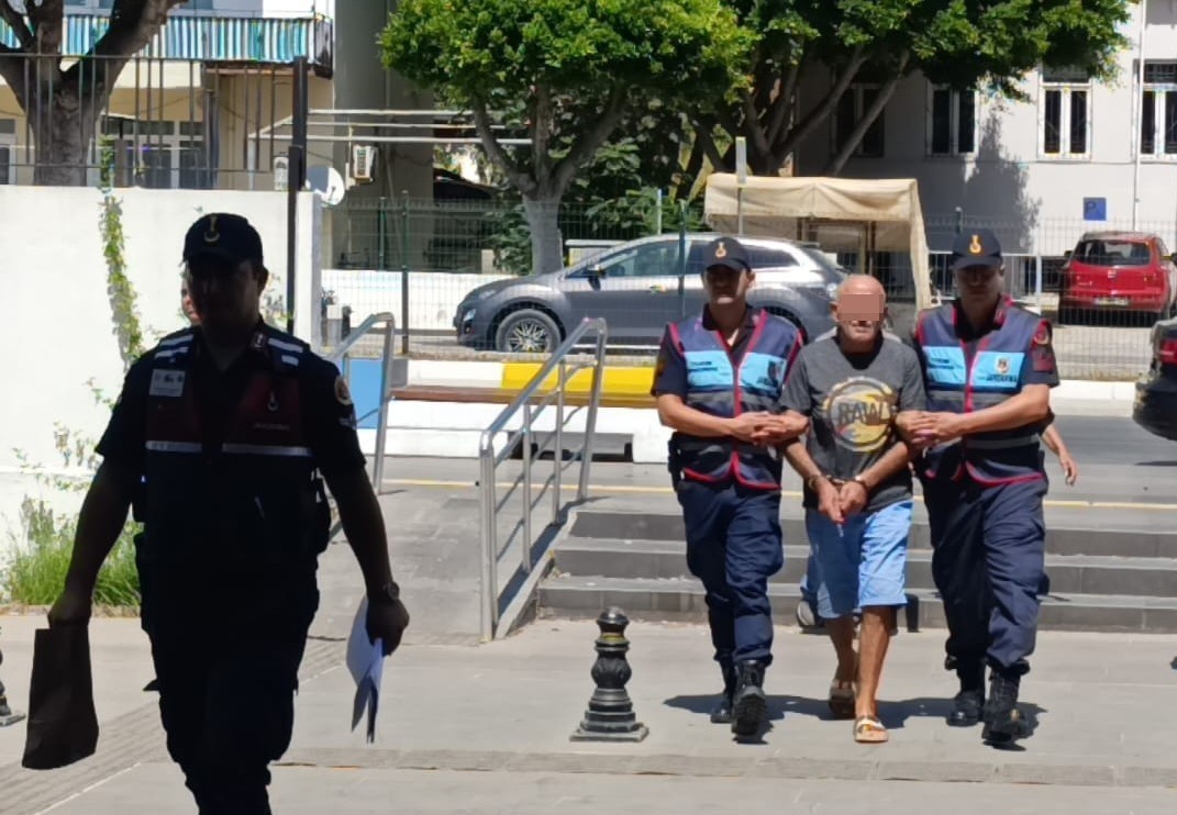 Antalya’da alacak-verecek cinayetinin zanlısı adliyeye sevk edildi