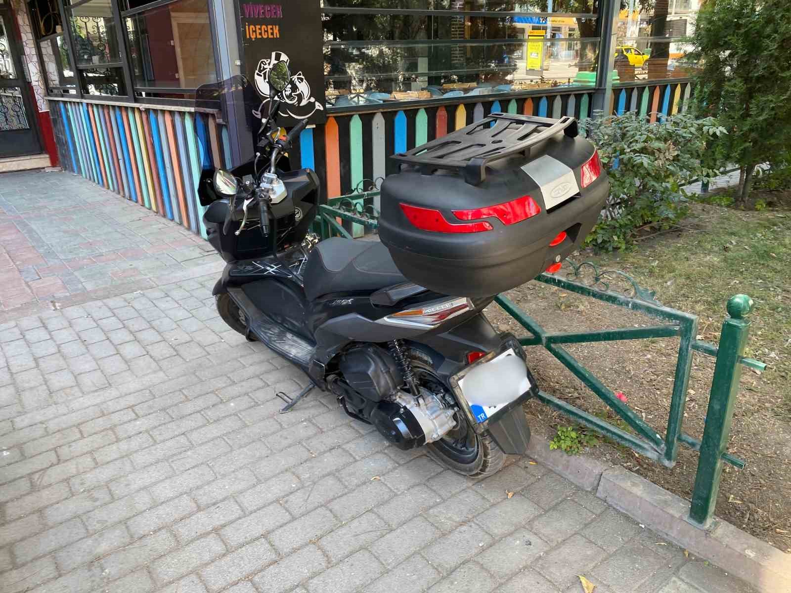 Duyarsız s&uuml;r&uuml;c&uuml; uyarıyı dikkate almadı
