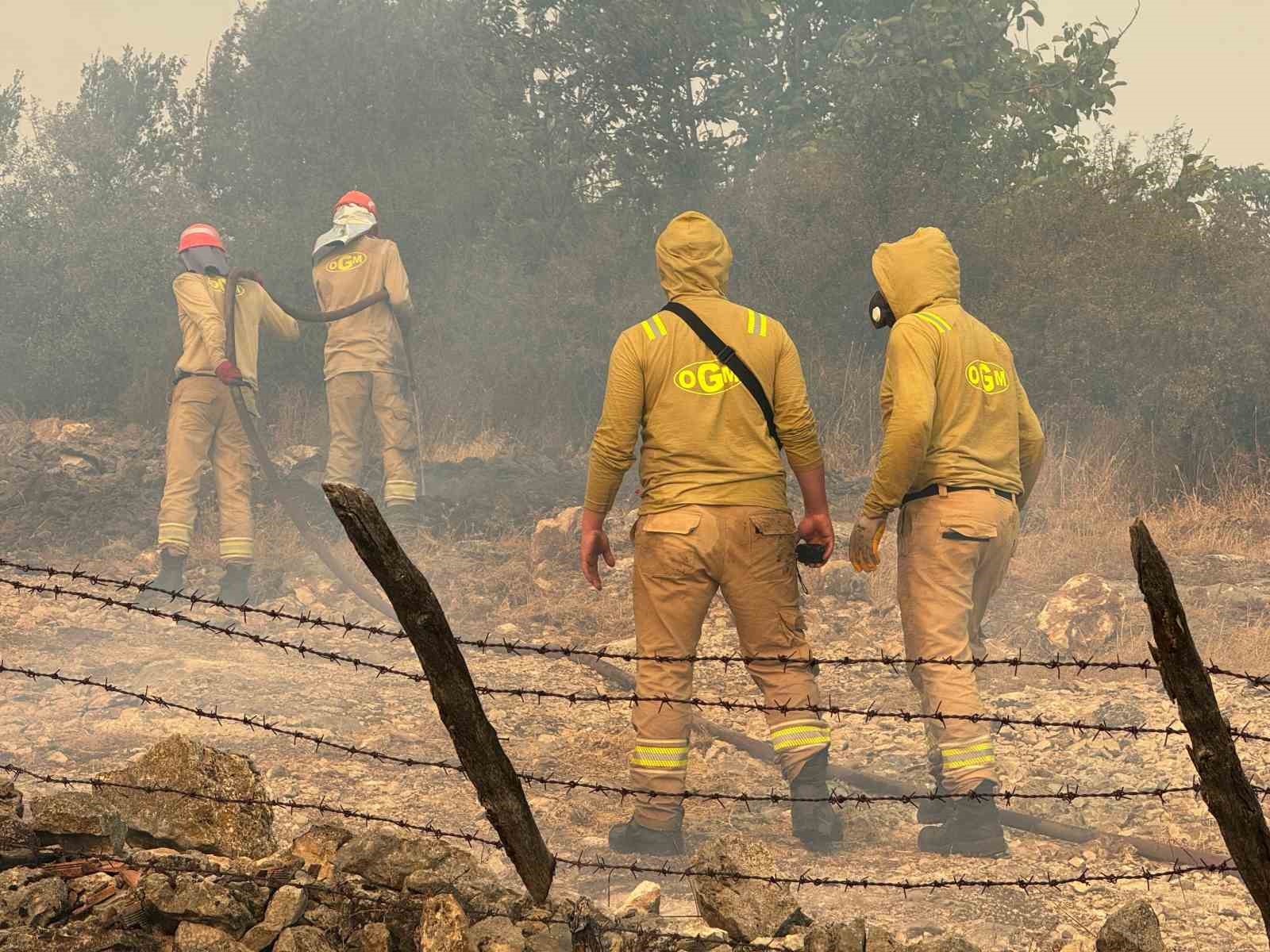 3 evin yandığı köyde müdahale devam ediyor