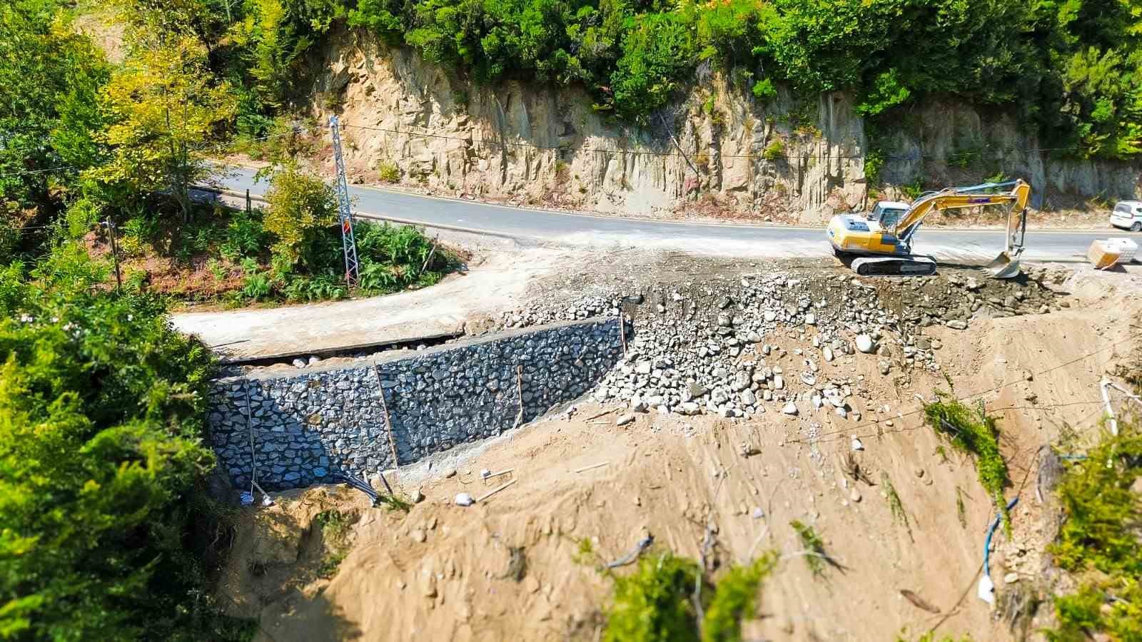 Sinop’ta çöken yol onarıldı