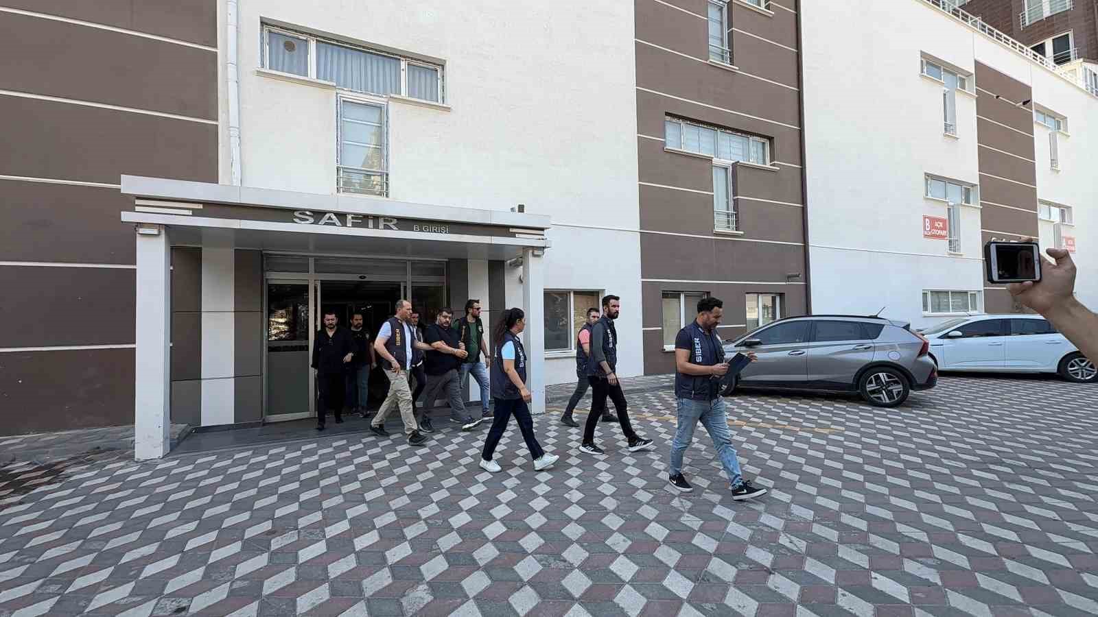 ’Halk arasında endişe korku ve panik oluşturmak’ suçundan tutuklandı