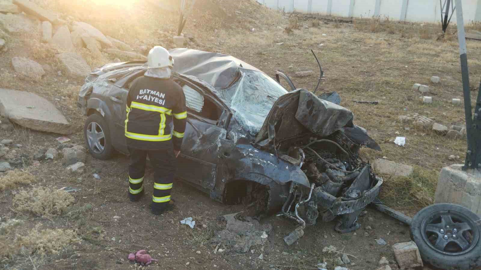 Batman’da takla atan otomobilde 2 kişi yaralandı