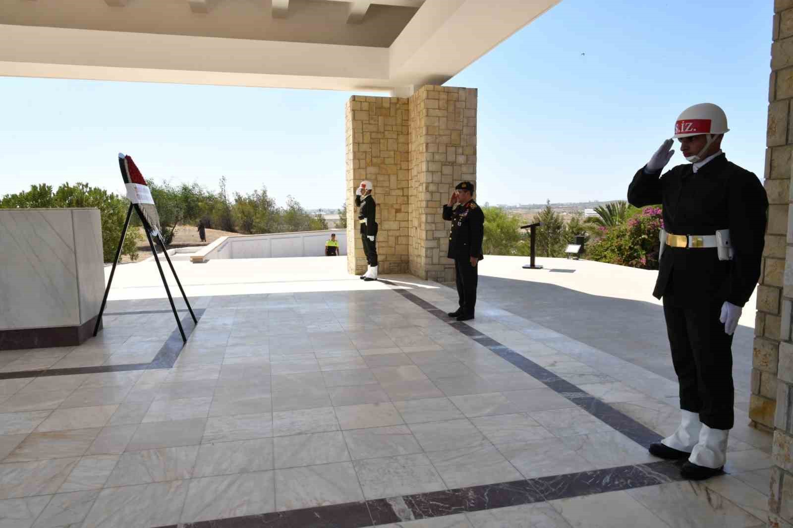 Genelkurmay Başkanı Bayraktaroğlu, Kıbrıs’ta Boğaz Şehitliğini ziyaret etti