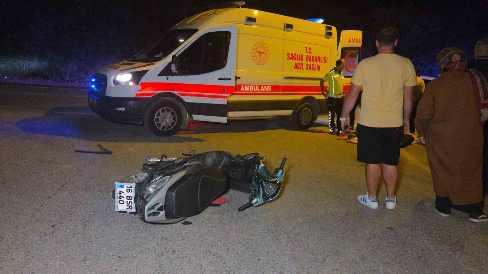 Bursa’da motosiklet otomobille çarpıştı, 2 kardeş yaralandı