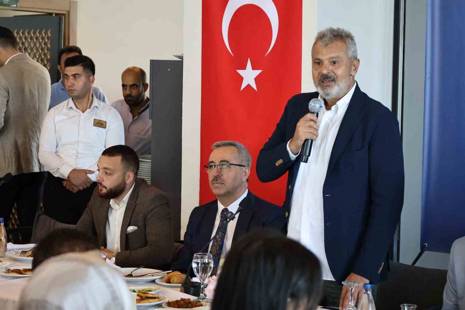 Hatay B&uuml;y&uuml;kşehir Belediyesi, dereceye giren &ouml;ğrencilere bilgisayar ve eğitim  desteği
