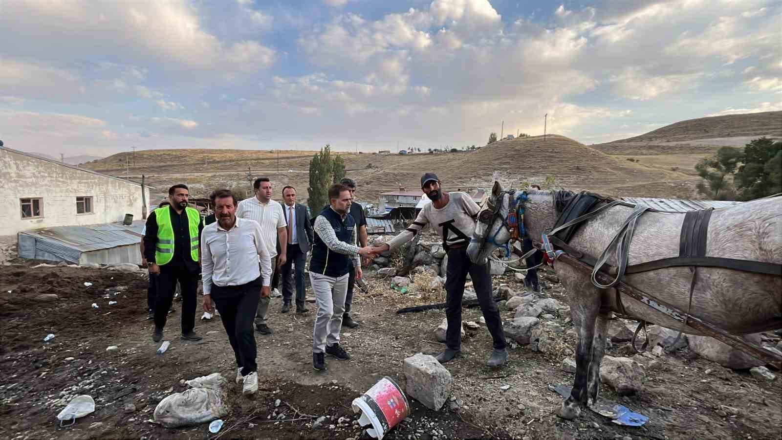 Başkan Uçar; "Kırmızıtaş’ta yaralar sarılacak"