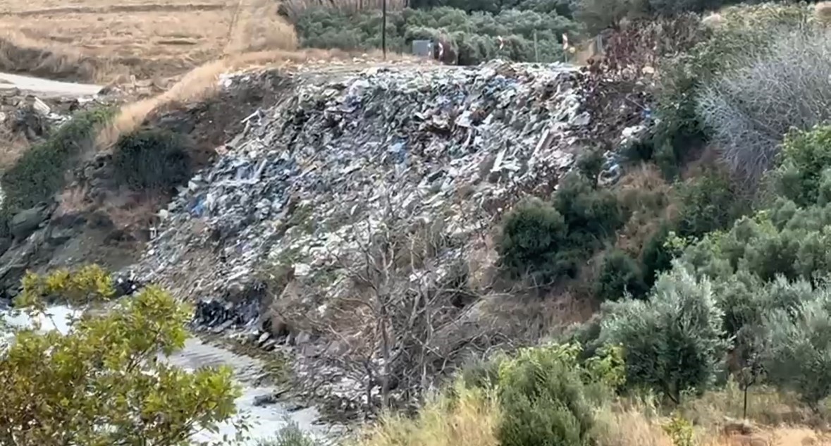 Bu köyde ne ararsan var: Sanayi atığı, kanalizasyon, çöp..