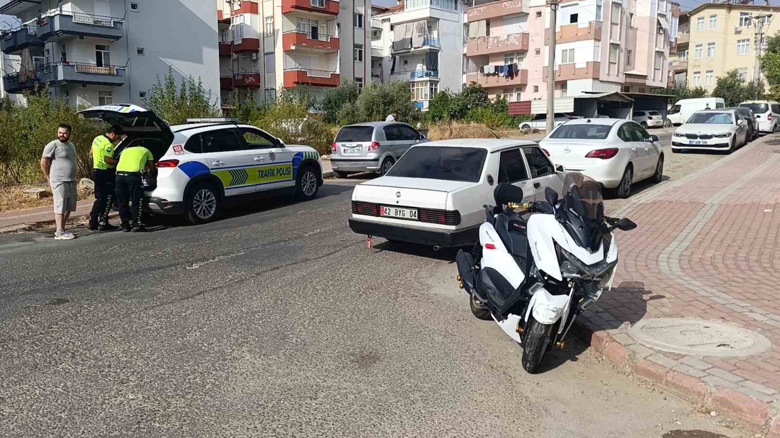 Manavgat’ta motorlu bisiklet ile otomobil çarpıştı: 1 yaralı