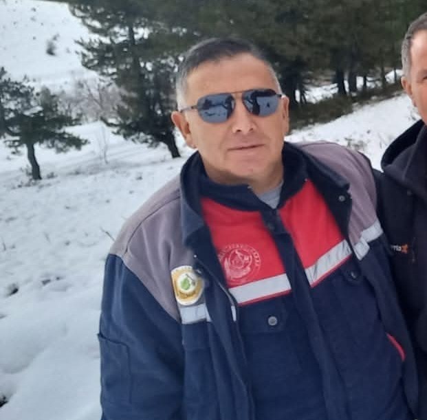 Demirci&rsquo;de feci kaza: 3 &ouml;l&uuml;, 2 yaralı
