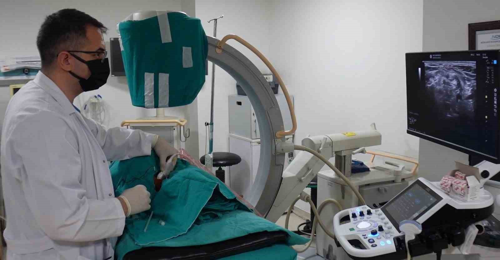 Dr. &Ouml;zdemir: "Algoloji tedavisinin temel amacı, ağrıların m&uuml;mk&uuml;n olduğunca azaltılmasıdır"
