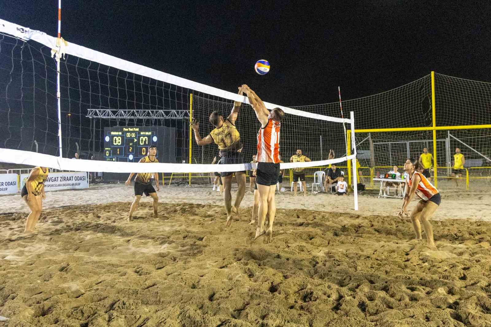 Manavgat Belediyesi Plaj Voleybolu Halk Turnuvası başladı
