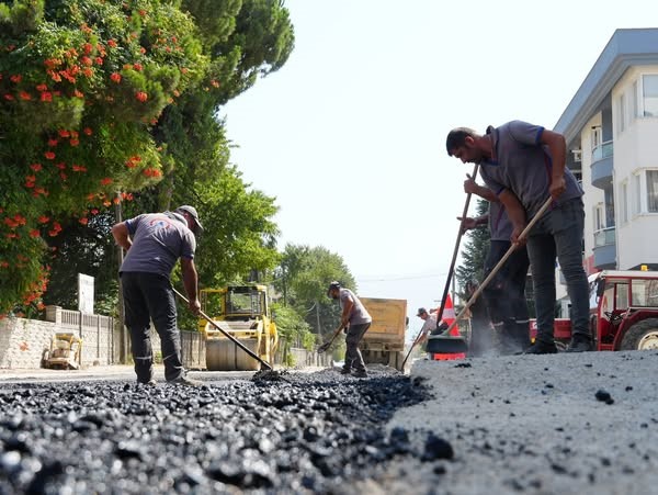D&uuml;zce&rsquo;de kaldırımlar yenileniyor
