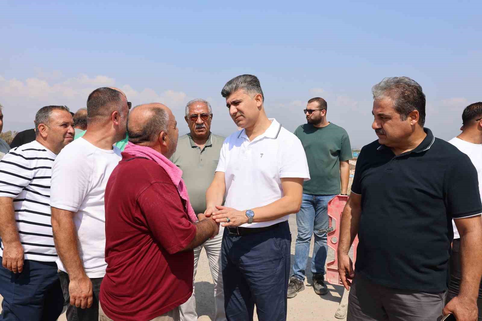 Akdeniz&rsquo;de sokaklar sıcak asfalt ile yenileniyor
