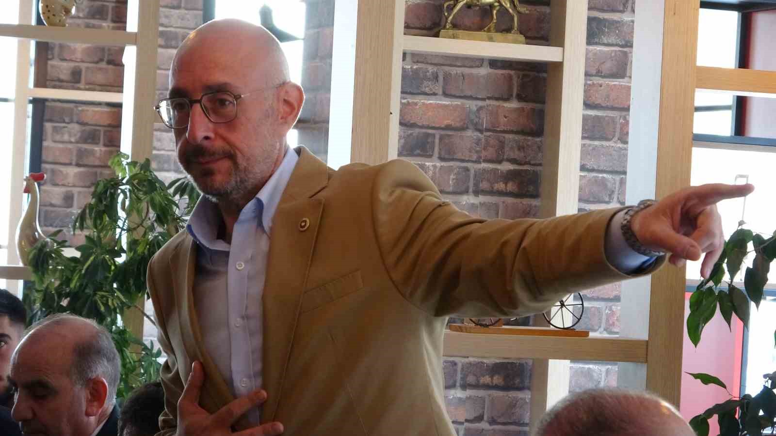 Poyraz: "Emperyalizm kendini fesh ettiği zaman ben ter&ouml;r &ouml;rg&uuml;t&uuml;n&uuml;n kendini fesh ettiğine inanırım"
