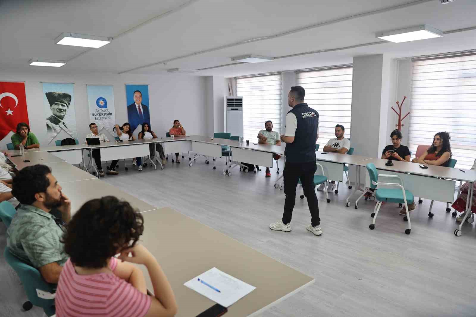Antalya Büyükşehir Belediyesi’nden siber güvenlik eğitimi