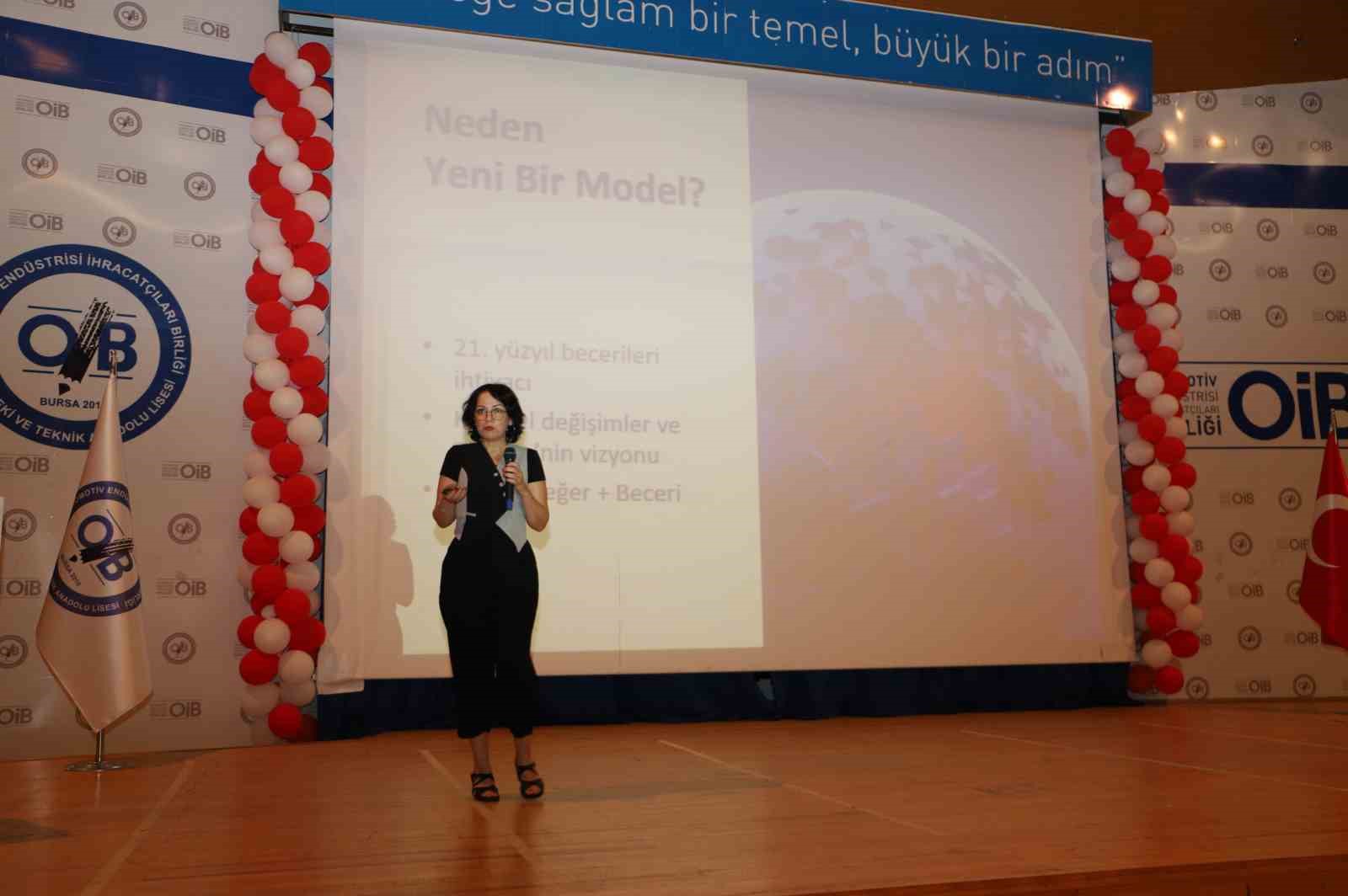 "T&uuml;rkiye y&uuml;zyılı maarif modeli format&ouml;r &ouml;ğretmenler buluşması" ger&ccedil;ekleştirildi
