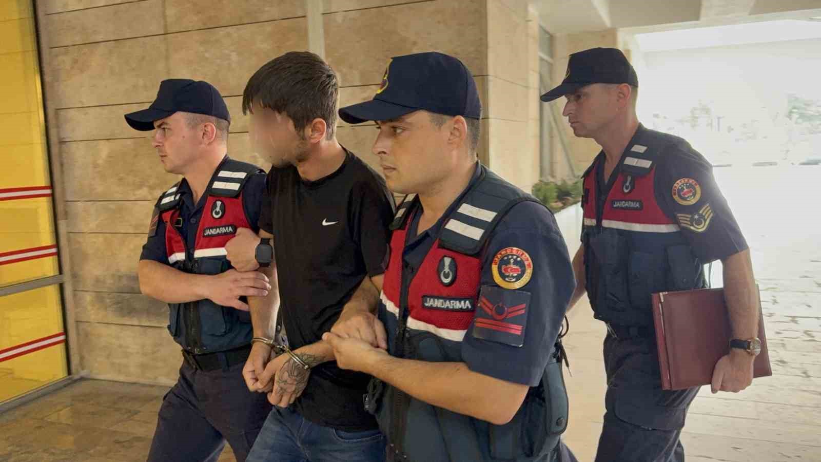 Dolandırıcılıktan 15 yıl hapis cezası bulunan şahıs jandarma tarafından yakalandı
