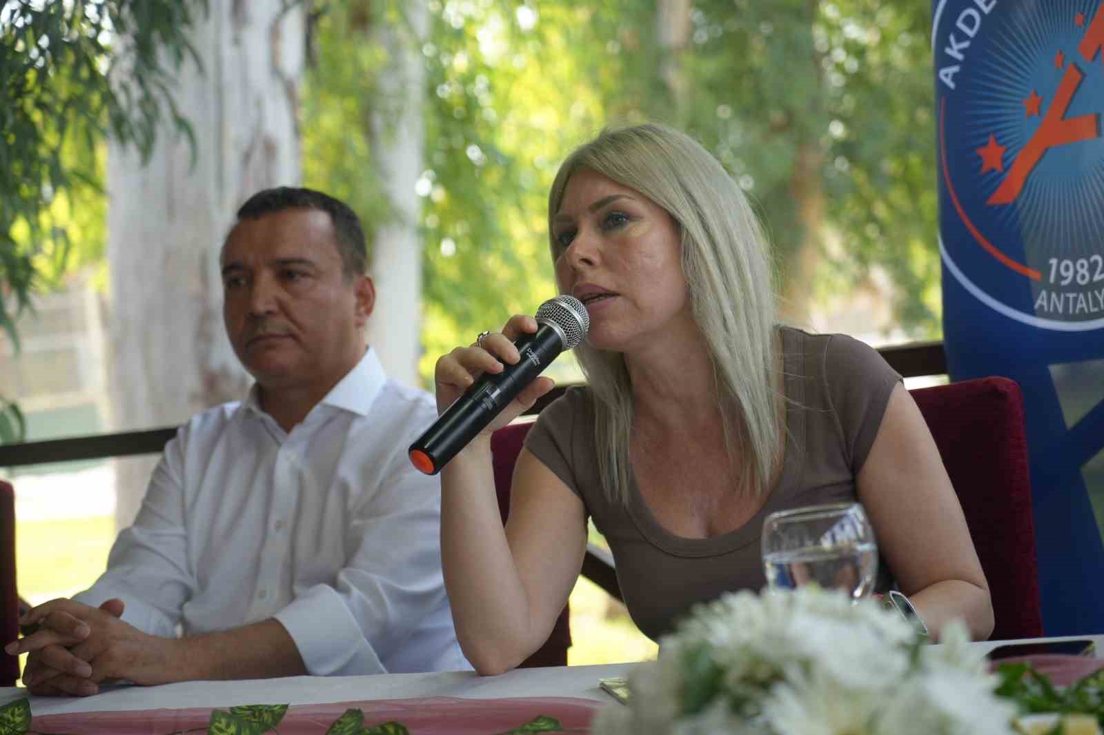 Akdeniz &Uuml;niversitesi Rekt&ouml;r&uuml; Prof. Dr. &Ouml;zlenen &Ouml;zkan: "2011&rsquo;de Akdeniz &Uuml;niversitesi&rsquo;nde rahim nakli yapılmasaydı, bug&uuml;n d&uuml;nyada uygulanamazdı"
