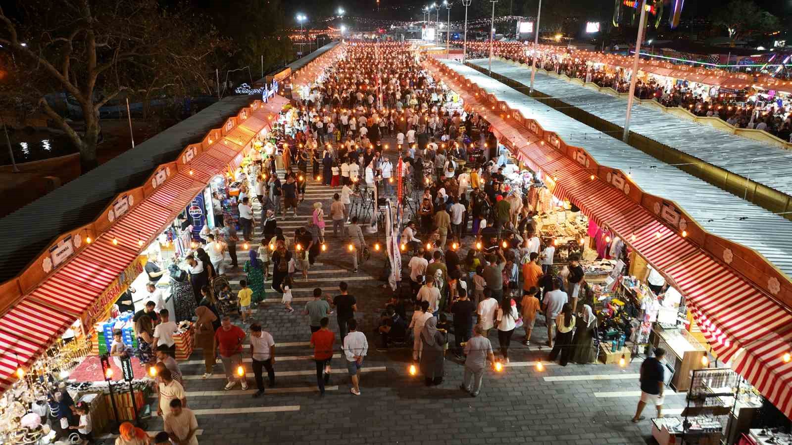 Geleneksel Ağustos Fuarı 2,5 milyon ziyaret&ccedil;iyi ağırladı
