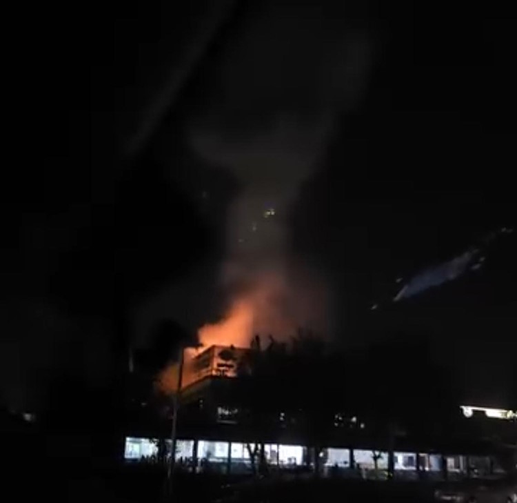 Diyarbakır’da bir restoranda yangın: 2 kişi dumandan etkilendi