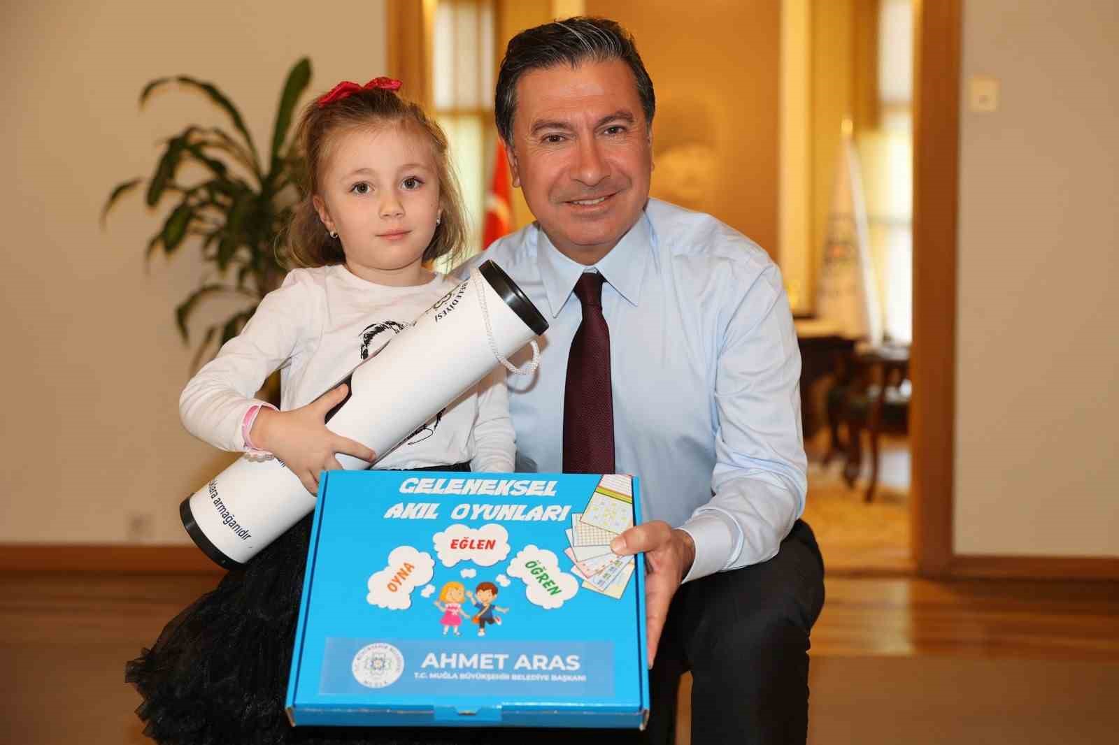 Büyükşehir’den öğrencilere büyük destek