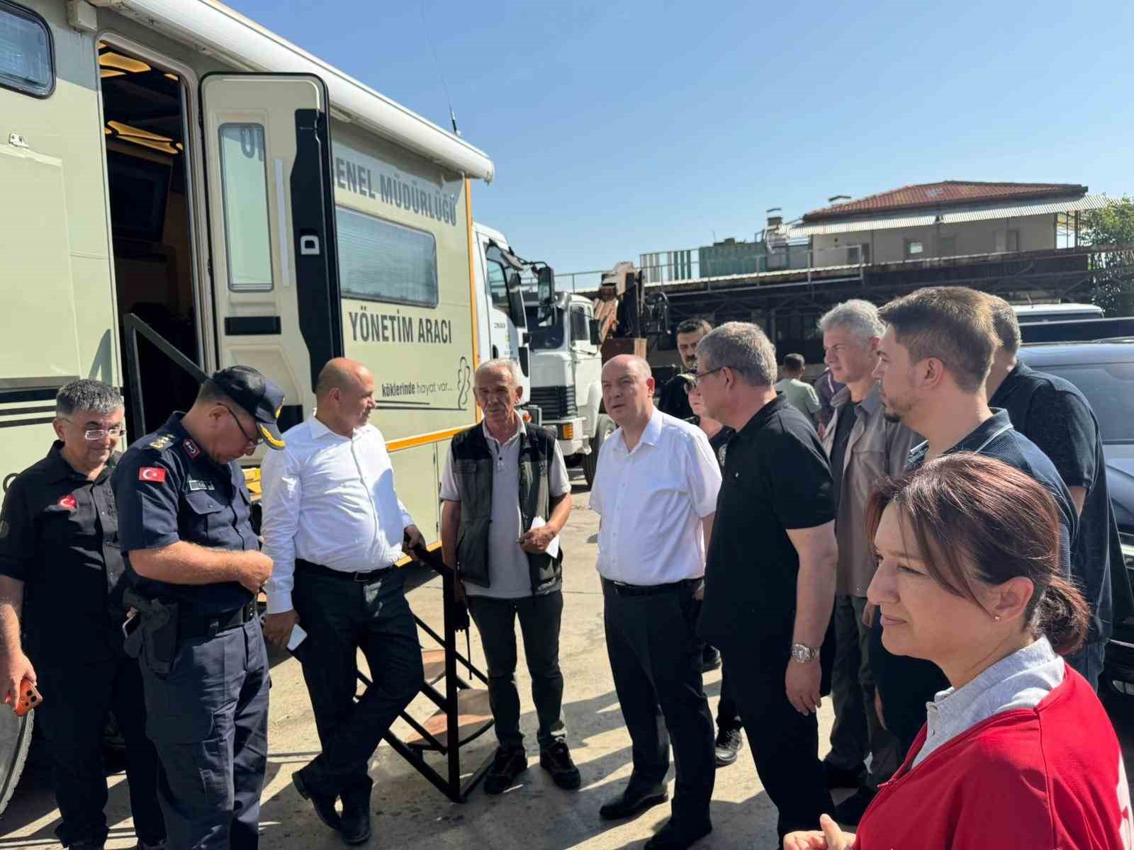 Vali Coşkun; "Yangın kontrol altına alındı, soğutma çalışmaları devam ediyor"