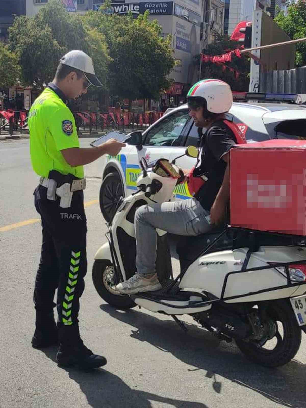 Manisa&rsquo;da 747 motosiklet ve s&uuml;r&uuml;c&uuml;s&uuml;ne ceza kesildi
