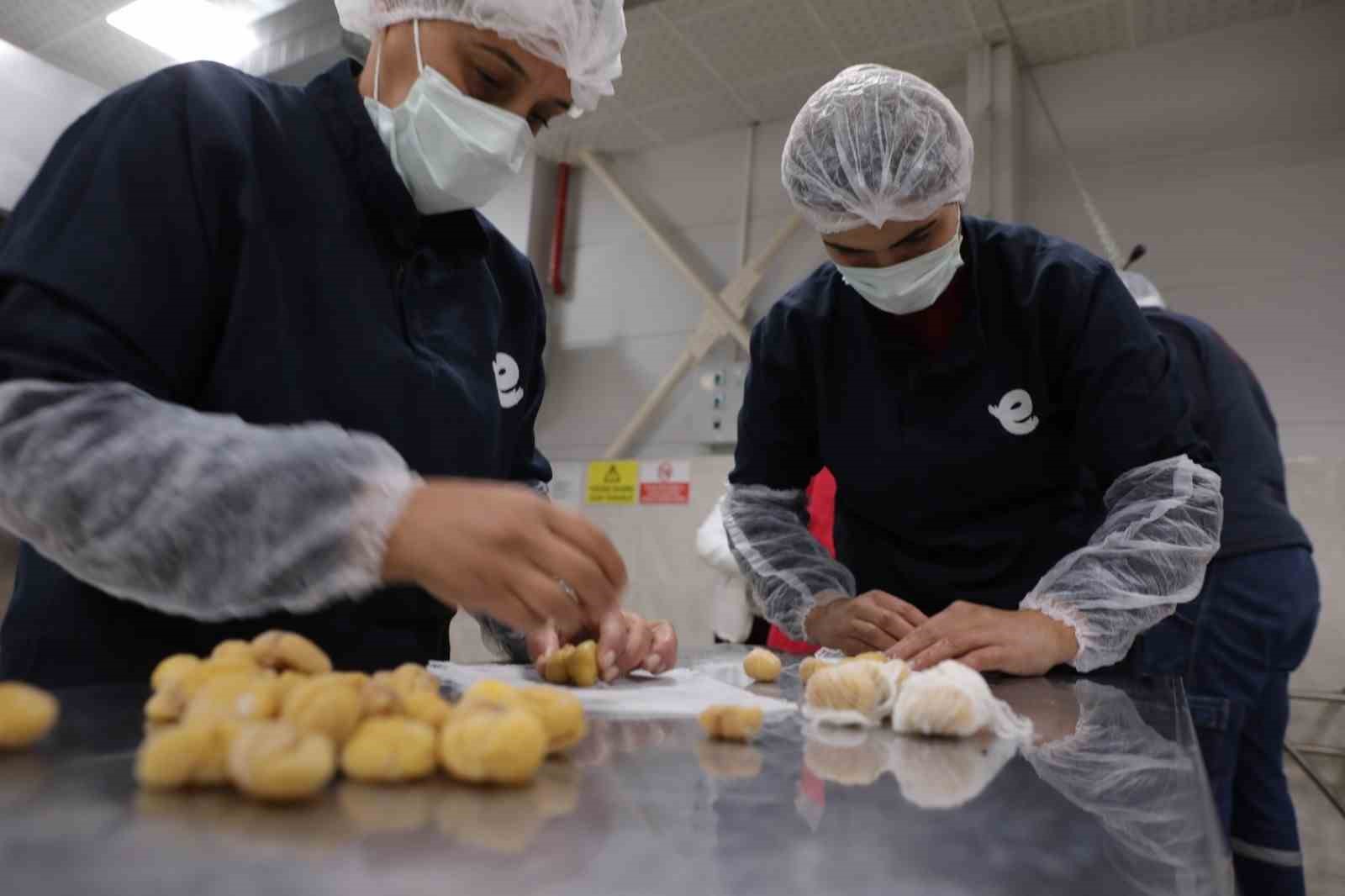 Başkan Atay’ın kurduğu ’Kadın Emeği Tarımsal Ürün Fabrikası’nın ürünleri sofraları süslemeye devam ediyor