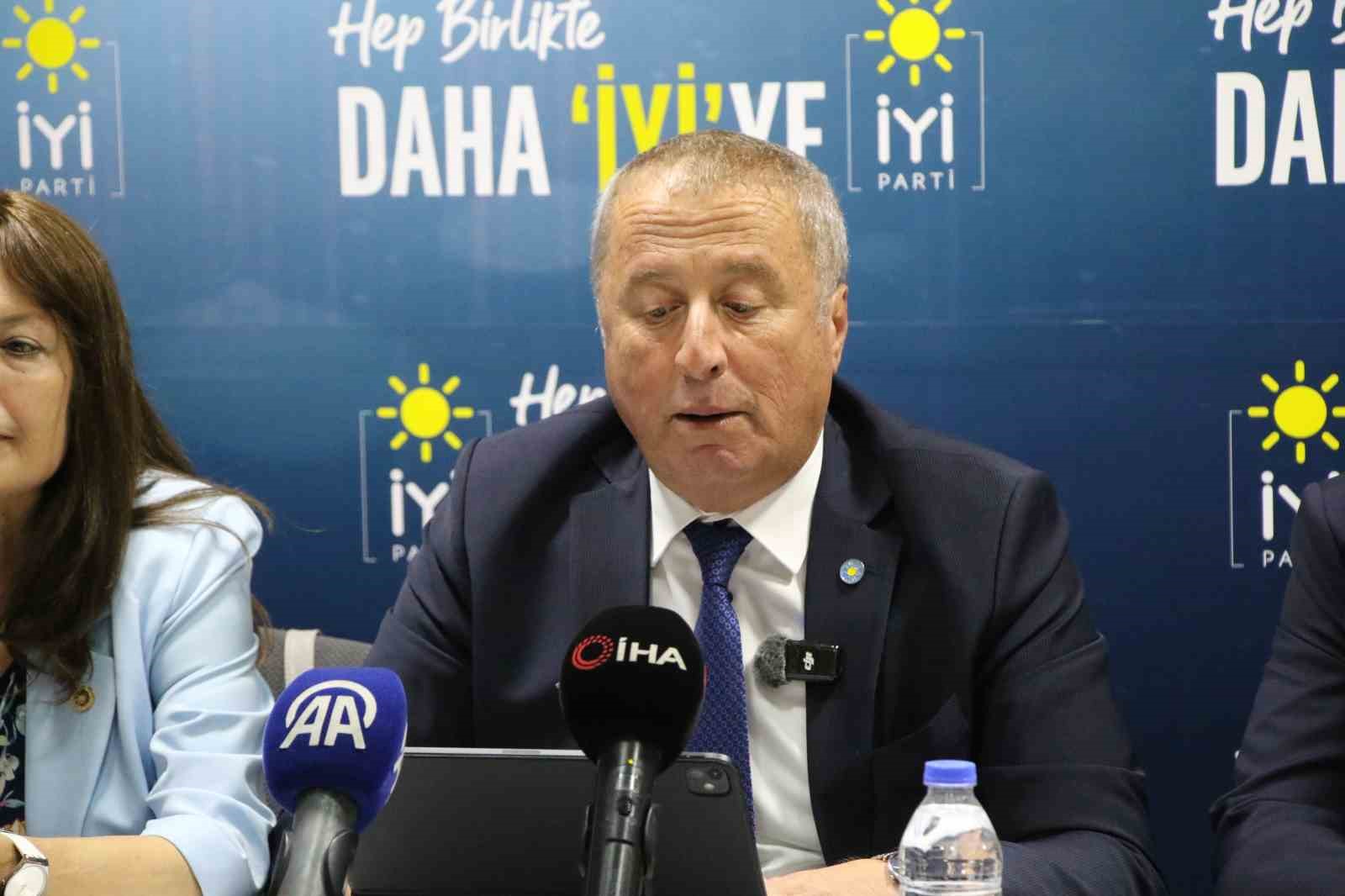 İYİ Parti Genel Başkan Yardımcısı Olgun, Uşak’ta partililerle buluştu