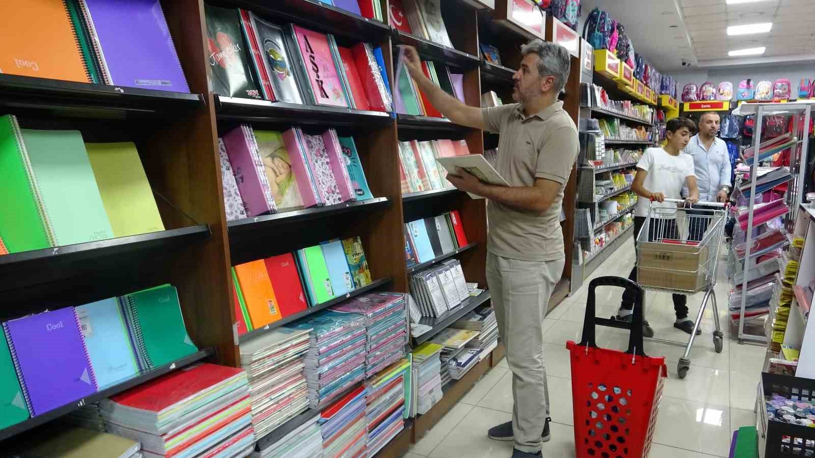 Van&rsquo;da okul &ouml;ncesi kırtasiyelerde hareketlilik başladı
