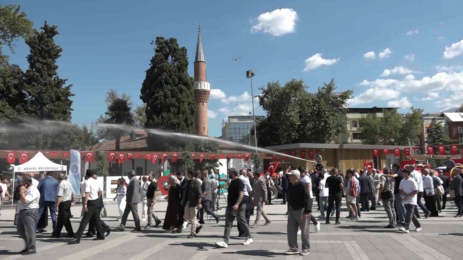 Orman k&ouml;ylerine, itfaiye te&ccedil;hizatlı su tankerlerine kavuştu
