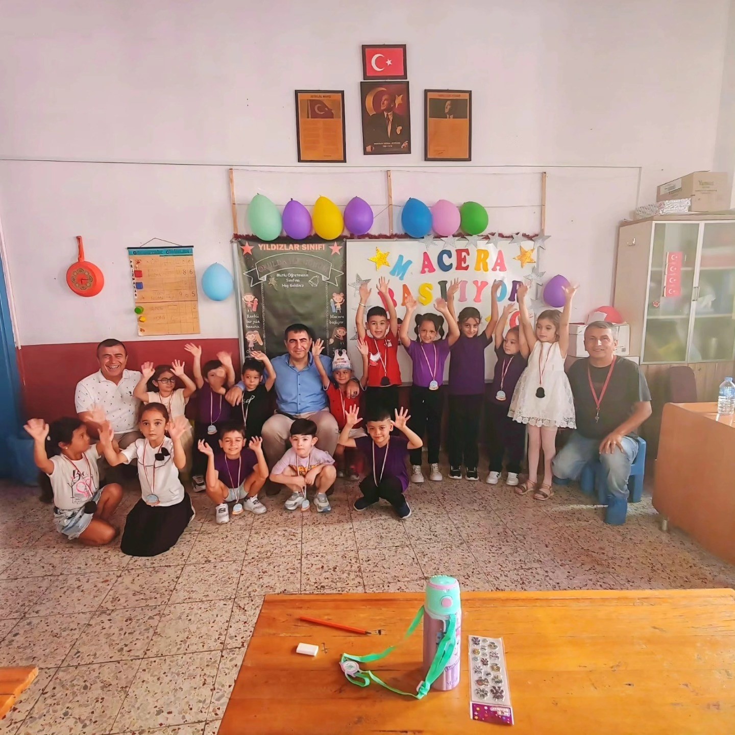 İl&ccedil;e Milli Eğitim M&uuml;d&uuml;r&uuml; Şimşek, minik &ouml;ğrencilerin heyecanına ortak oldu
