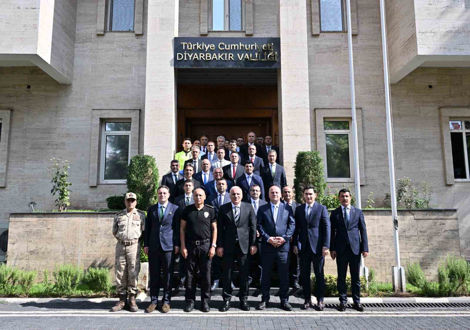 Vali Zorluoğlu: &rsquo;&rsquo;Eğitim, en &ouml;ncelikli meselemiz&rsquo;&rsquo;
