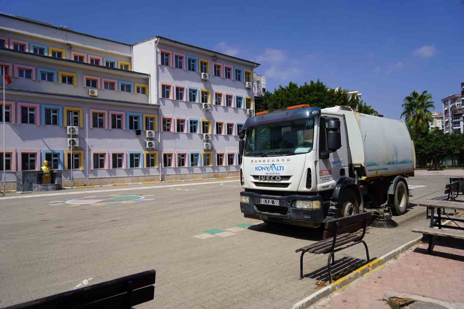 Konyaaltı&rsquo;nda okullar yeni d&ouml;neme hazır
