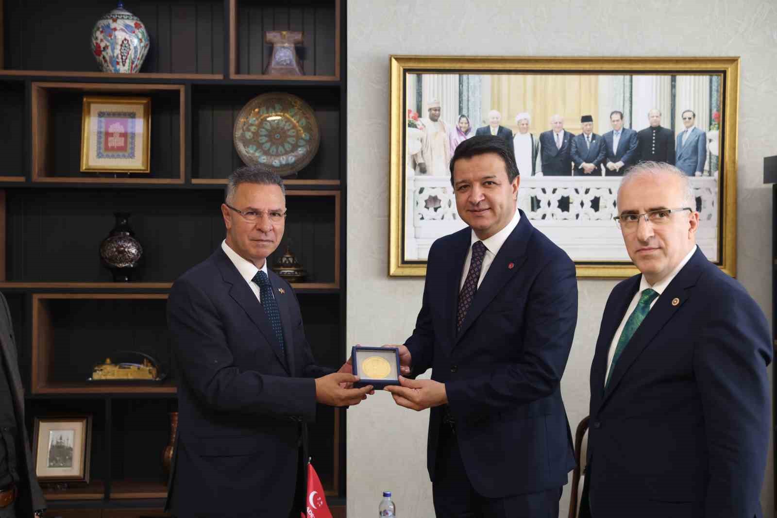 Filistin Büyükelçisi Faed Mustafa’dan Saadet Partisi’ne ziyaret: "Birlikte Mescid-i Aksa’da namaz kılacağız"