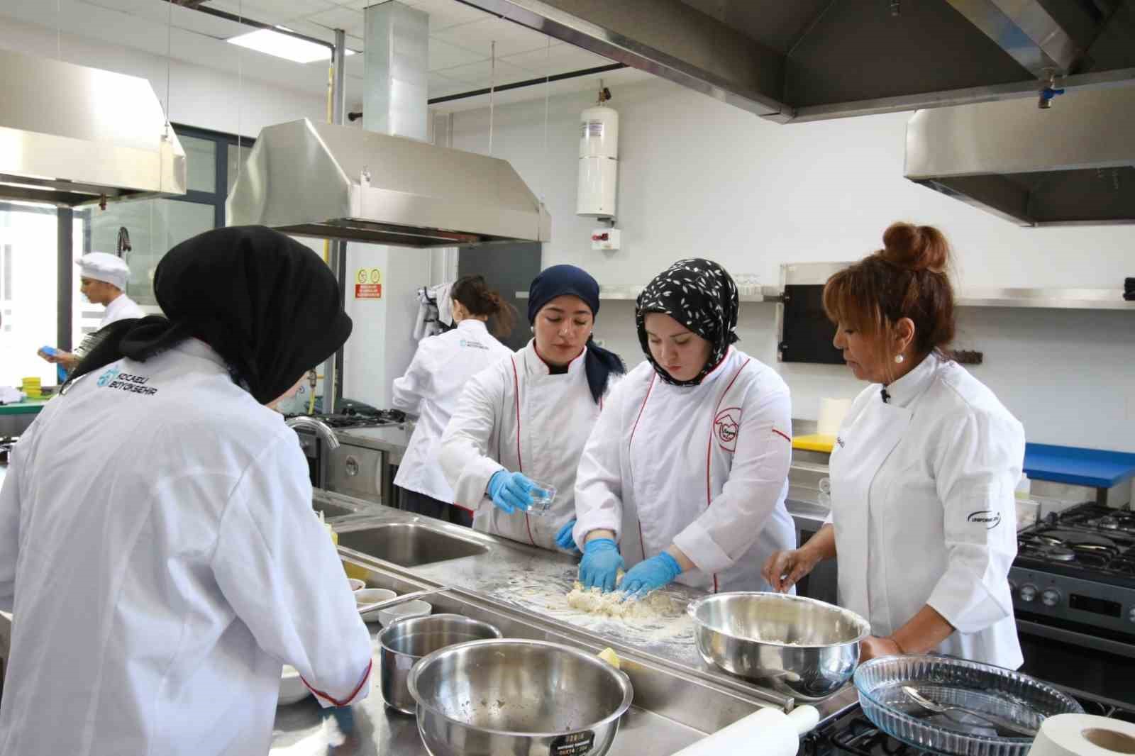 MasterChef Ayten Saner&rsquo;den lezzet dersi
