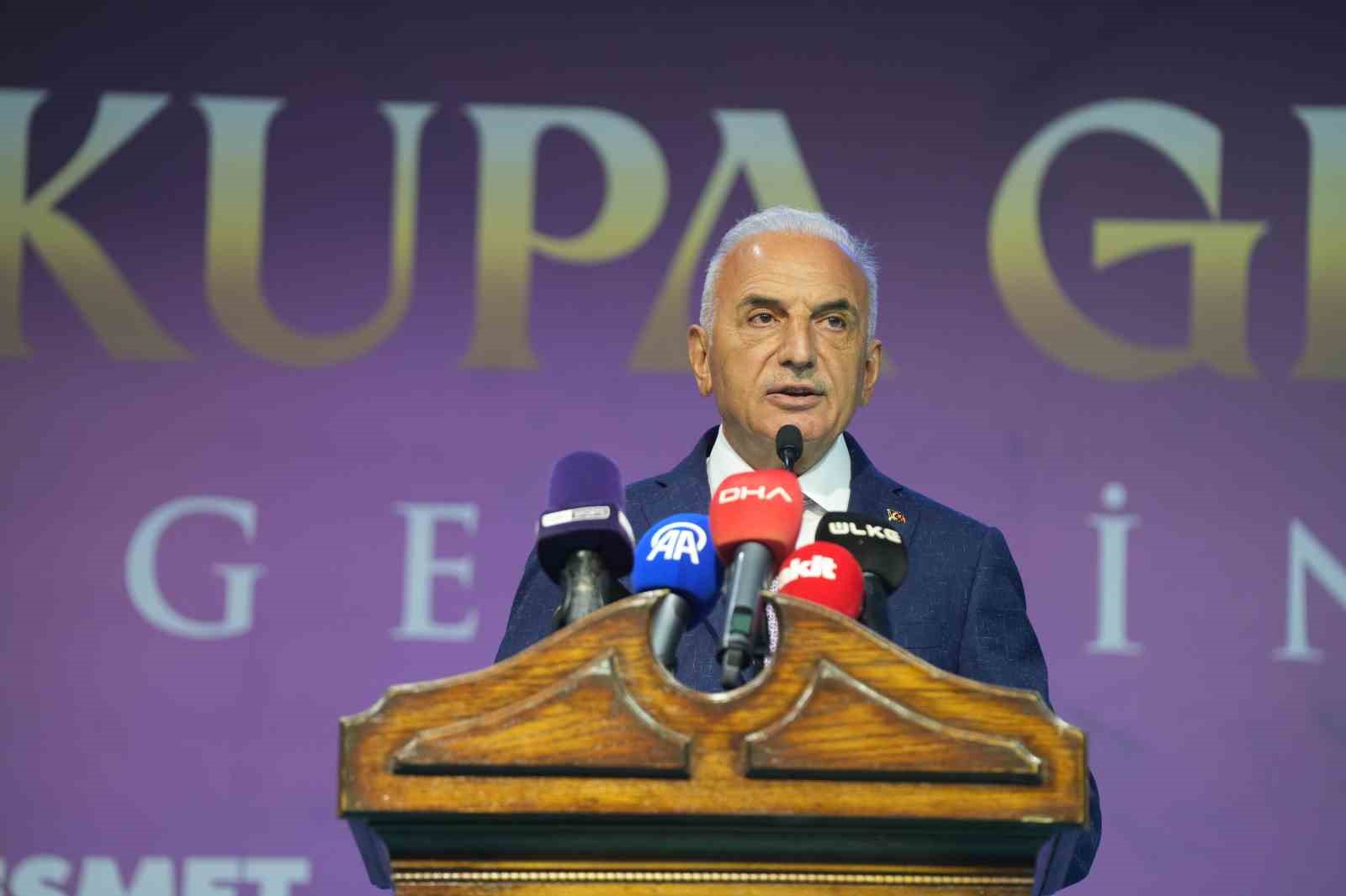 Bakan Osman Aşkın Bak: "T&uuml;rkiye bir spor devrimi yaşamaktadır"
