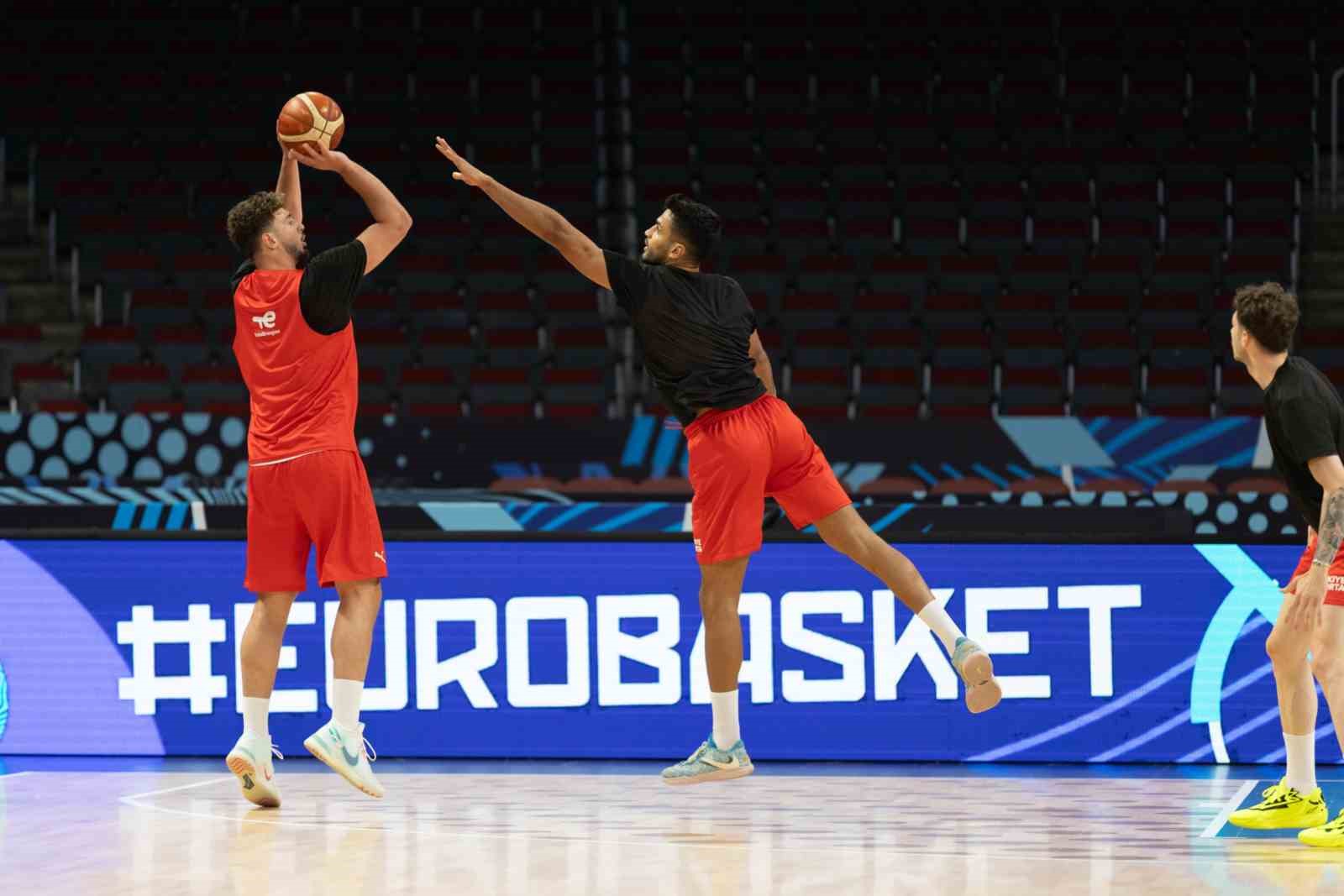 A Milli Erkek Basketbol Takımı, Sırbistan ma&ccedil;ı hazırlıklarını s&uuml;rd&uuml;rd&uuml;
