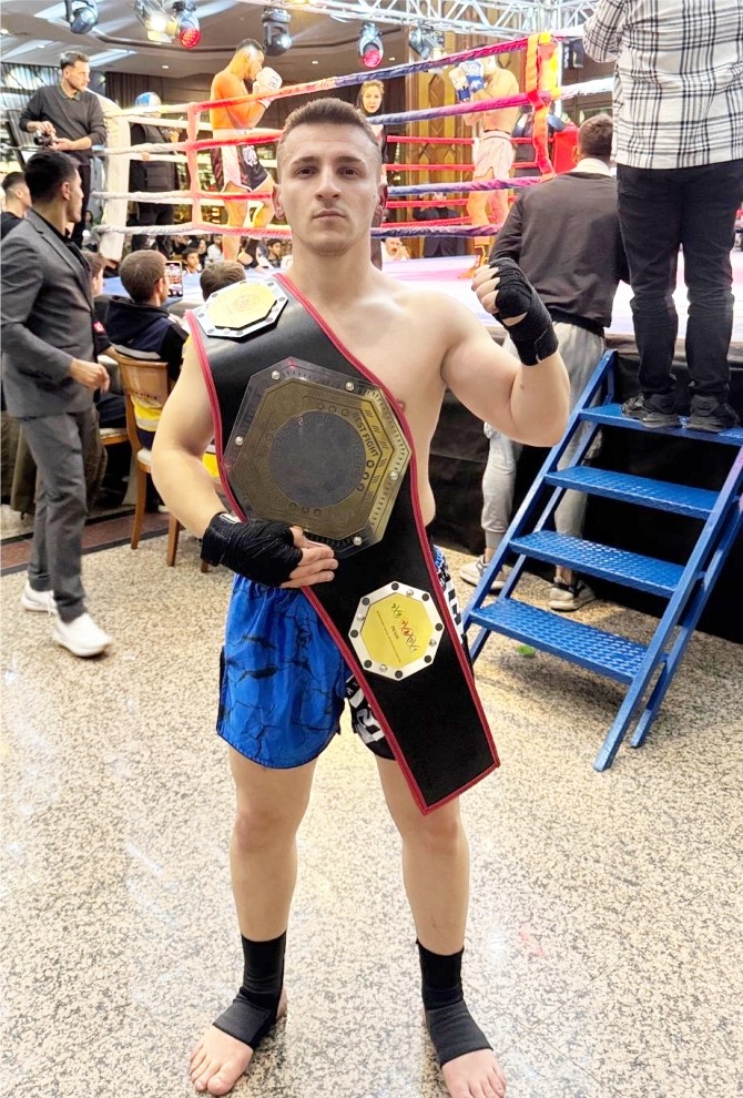 Bilecikli sporcudan b&uuml;y&uuml;k başarı
