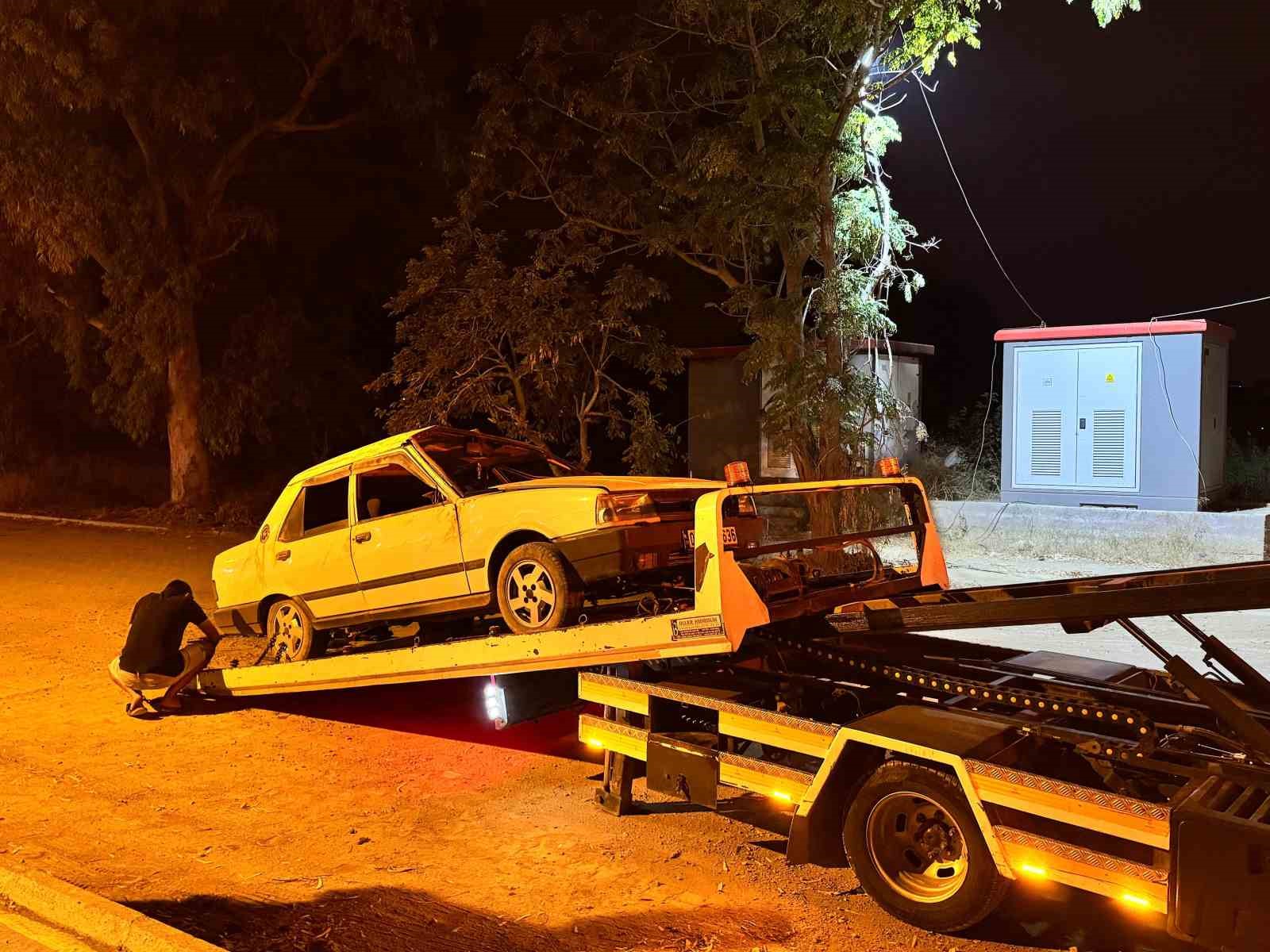 Park halindeki araca çarpan TOFAŞ’ın sürücüsü firar etti