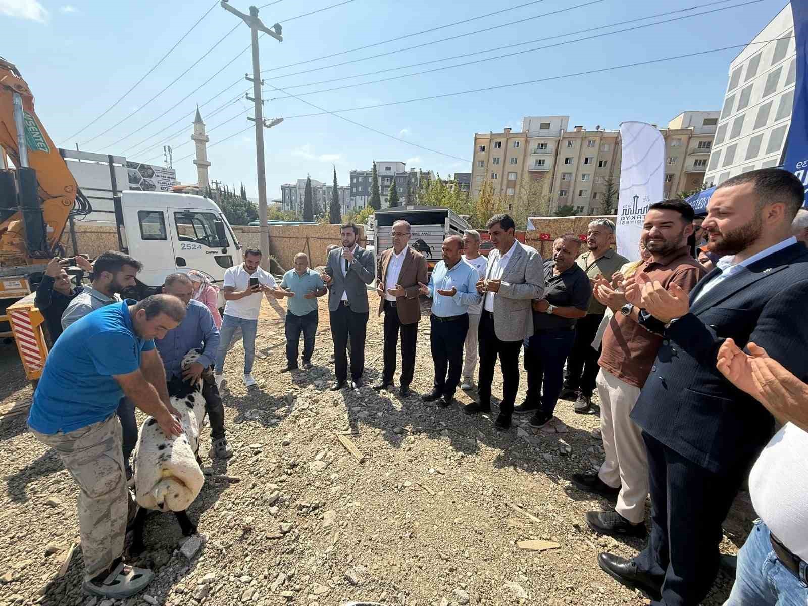 Antakya Belediyesi, Gençlik Merkezi ve Pazar Alanı Kompleksi inşası için temel attı