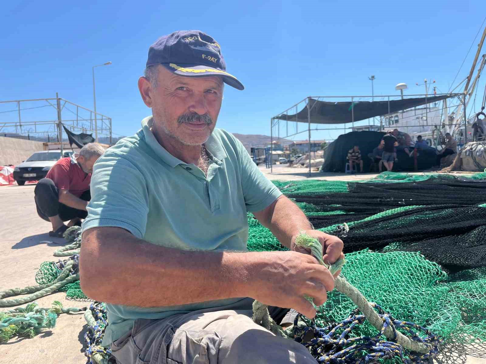 Ege’de fırtınalı mesai başladı: Balık bol, tayfa yok