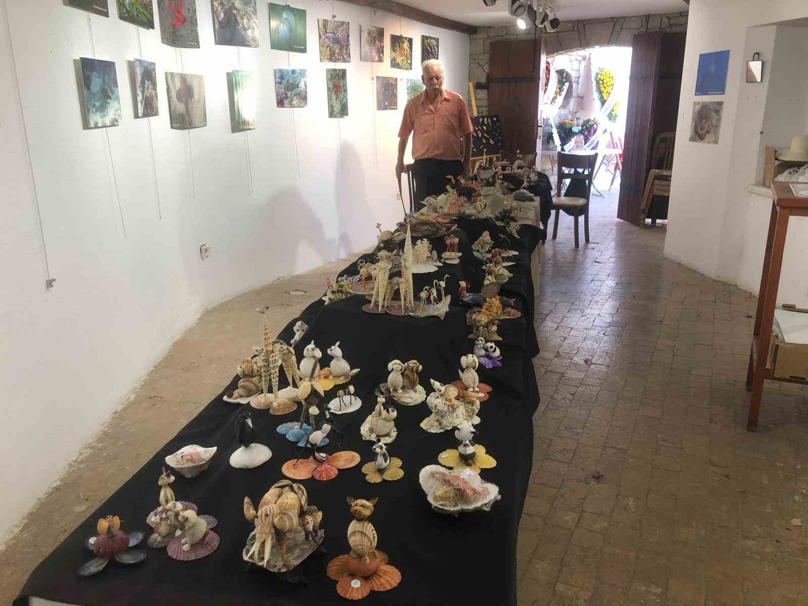 "Yaşam kaynağım" dediği denizden topladığı kabukları esere dönüştürdü