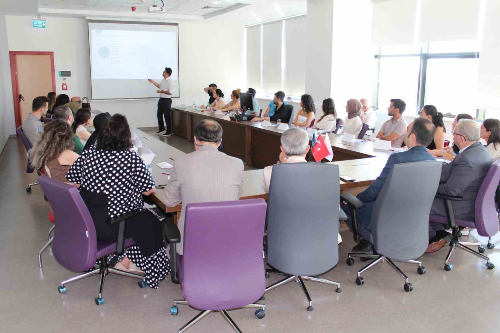 Tekirdağ&rsquo;da t&uuml;t&uuml;n bağımlılığı tedavisi eğitimi d&uuml;zenlendi
