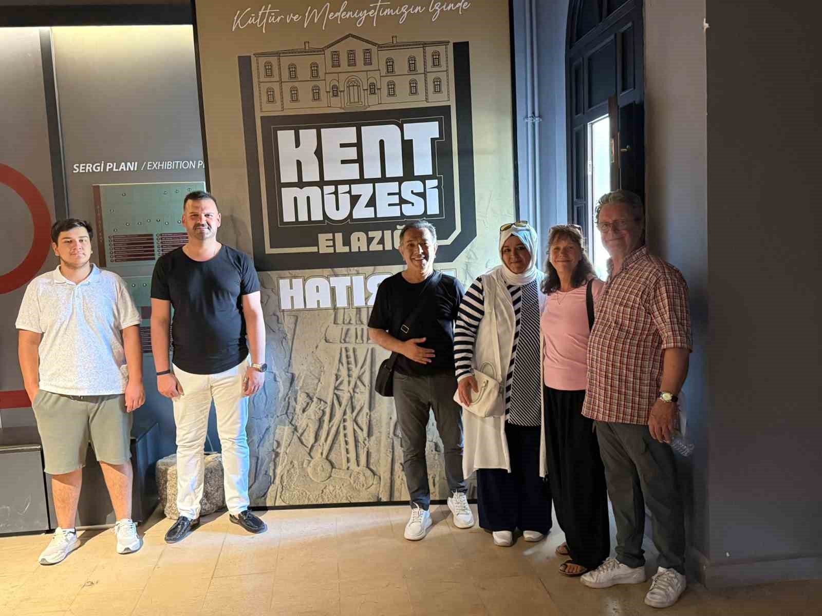69 ve 64 yaşında dünya turu: Alman çift motosikletle geziyor
