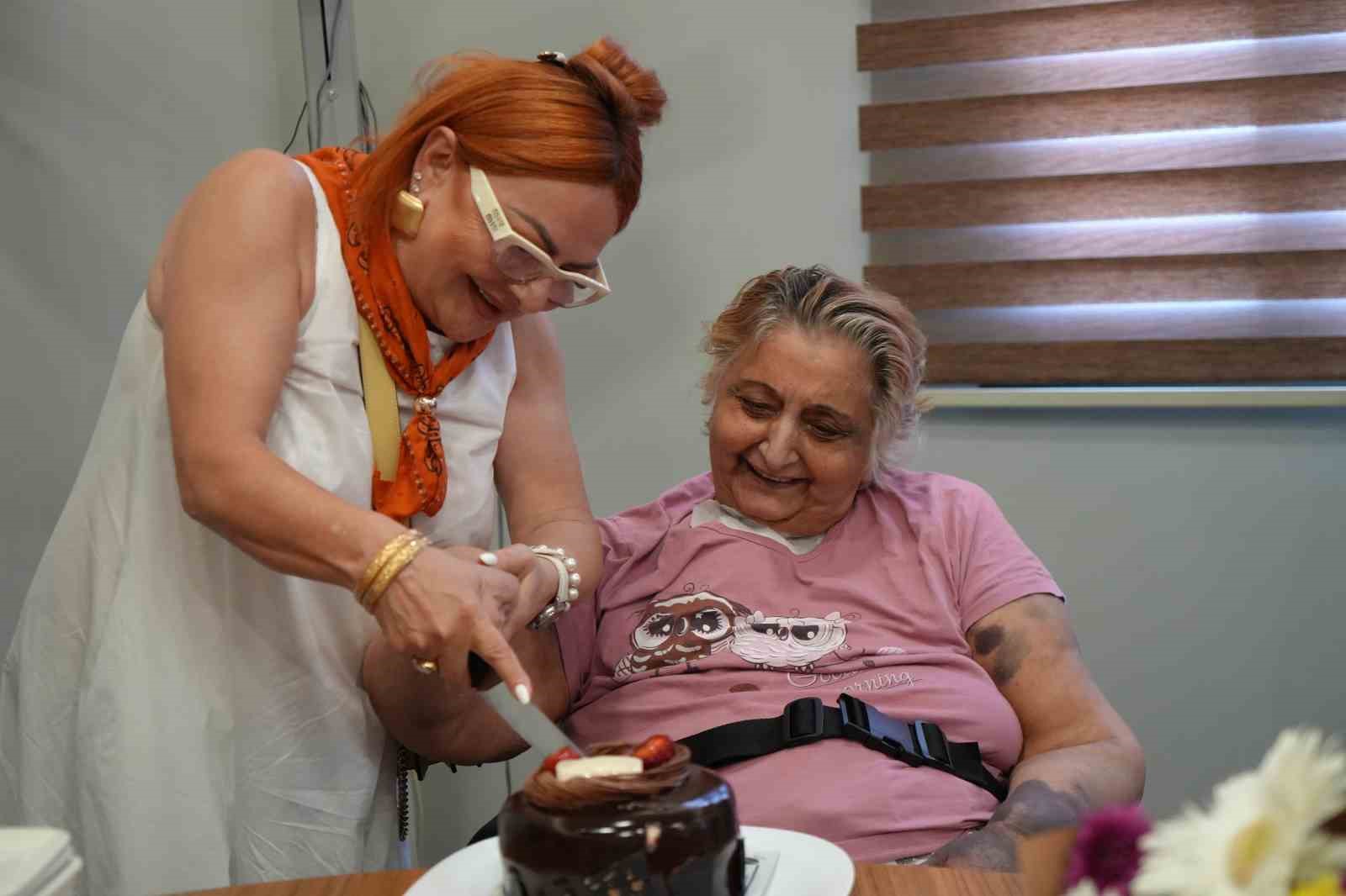 Yanlış s&uuml;l&uuml;k tedavisi canından ediyordu
