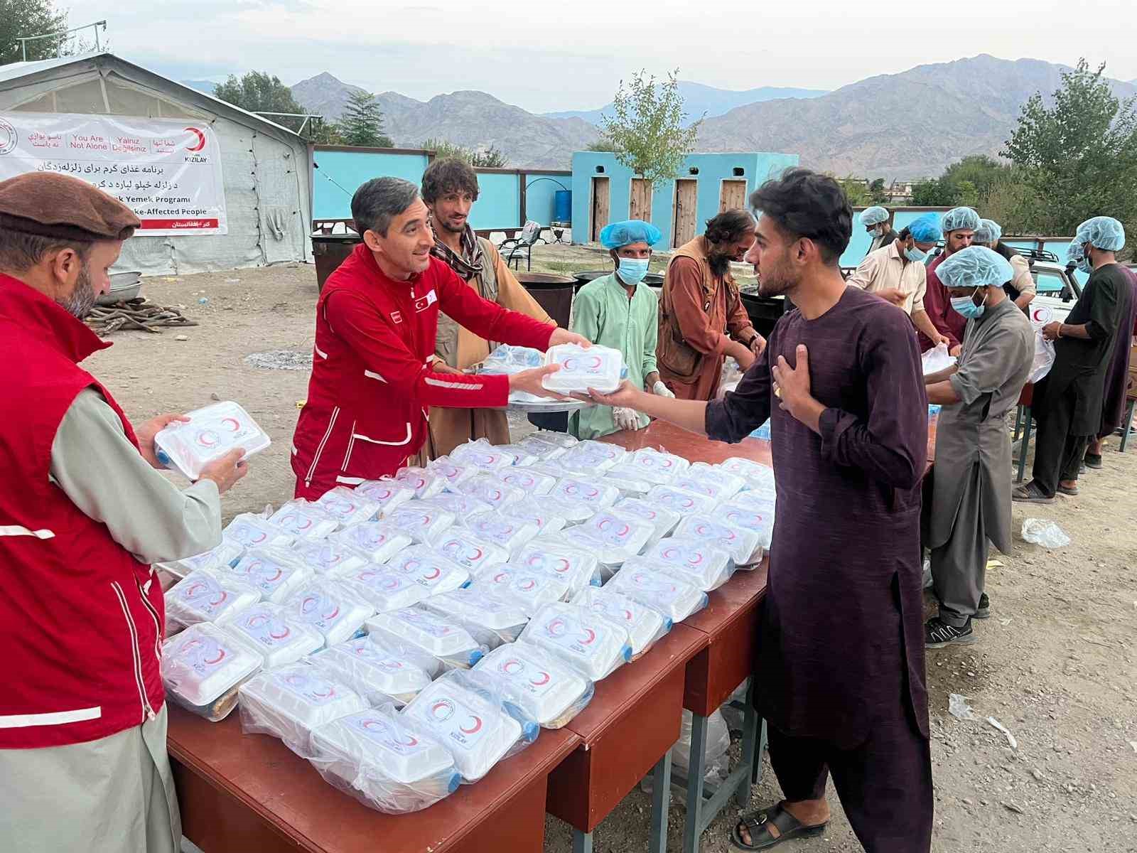 Kızılay&rsquo;dan Afganistan&rsquo;a binden fazla kişiye yetecek kadar gıda ve hijyen kolisi
