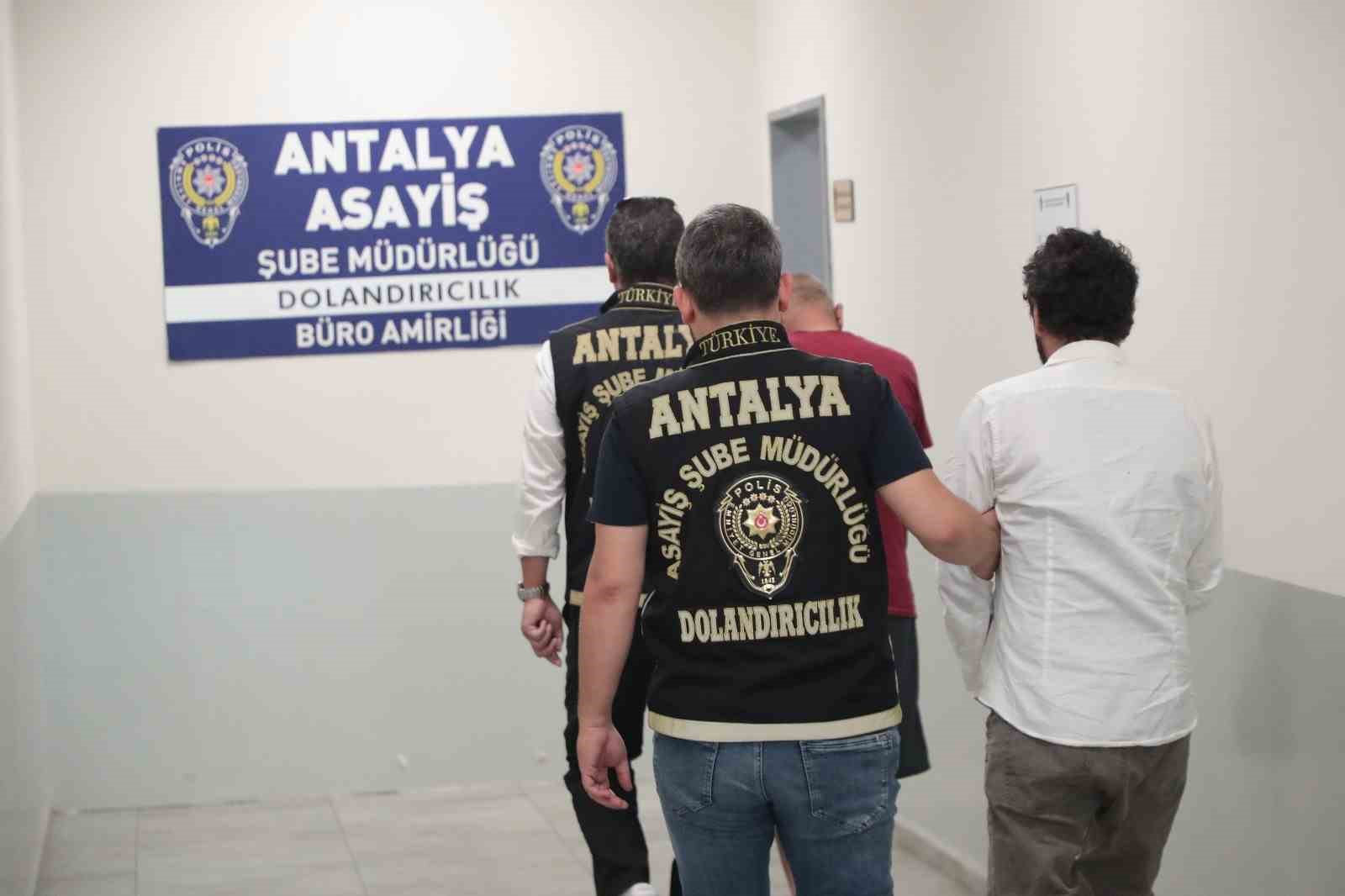 Antalya’da son 2 haftada yarım milyondan fazla kişi sorgulandı, 392 şüpheli tutuklandı