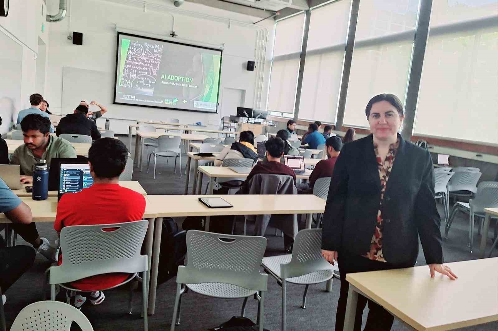 ALK&Uuml;&rsquo;l&uuml; Akademisyen ABD&rsquo;de ALK&Uuml;&rsquo;y&uuml; temsil etti
