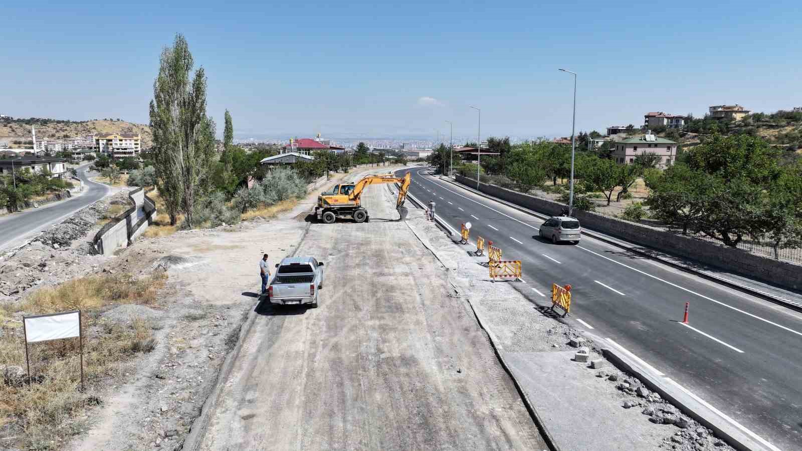 Hacılar Kayseri Caddesi’nde ilk etap trafiğe açıldı